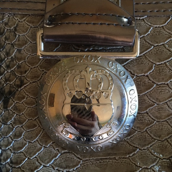 Snake skin (fake) small purse with magnet closure! - Picture 3 of 8